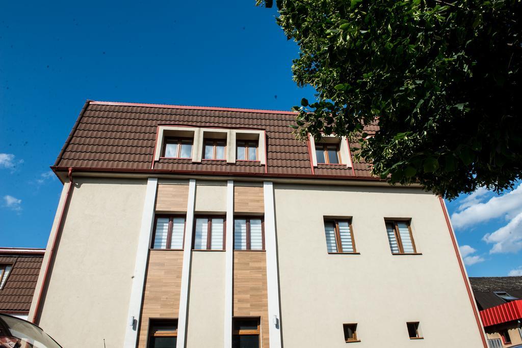 Luxe Stay Targu Mures Exterior photo
